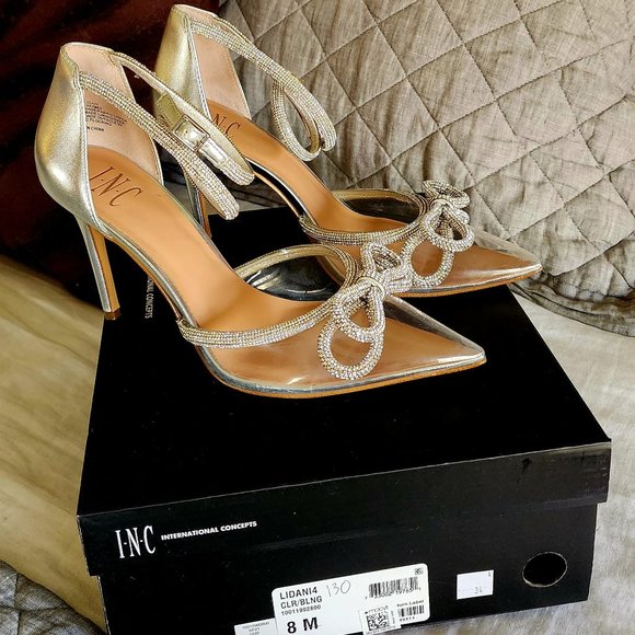 Shoes - Picture 1 of 3